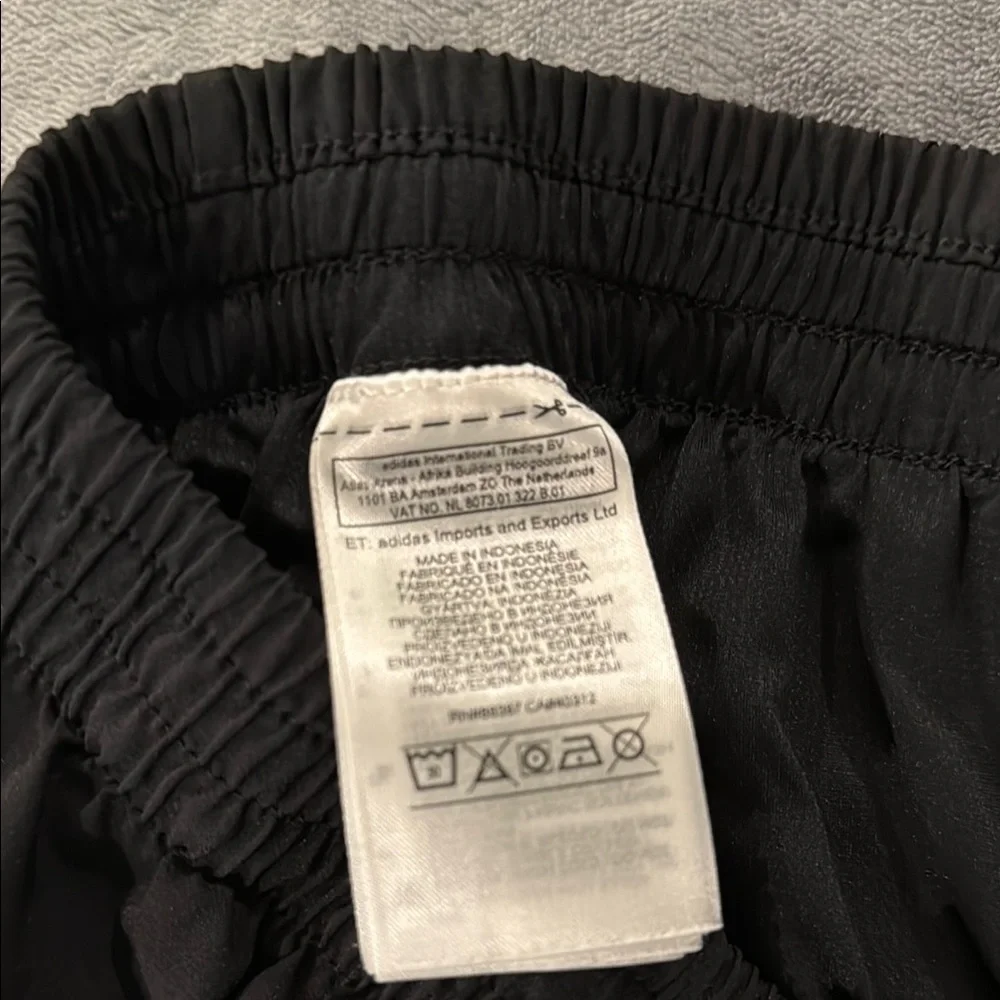 Adidas Black running shorts - men’s size M - Picture 3 of 4